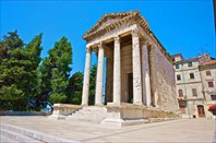 Augustov hram-Храм Августа